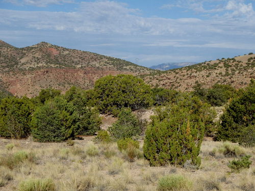 GDMBR: The Chama River hides between us and that far valley wall.